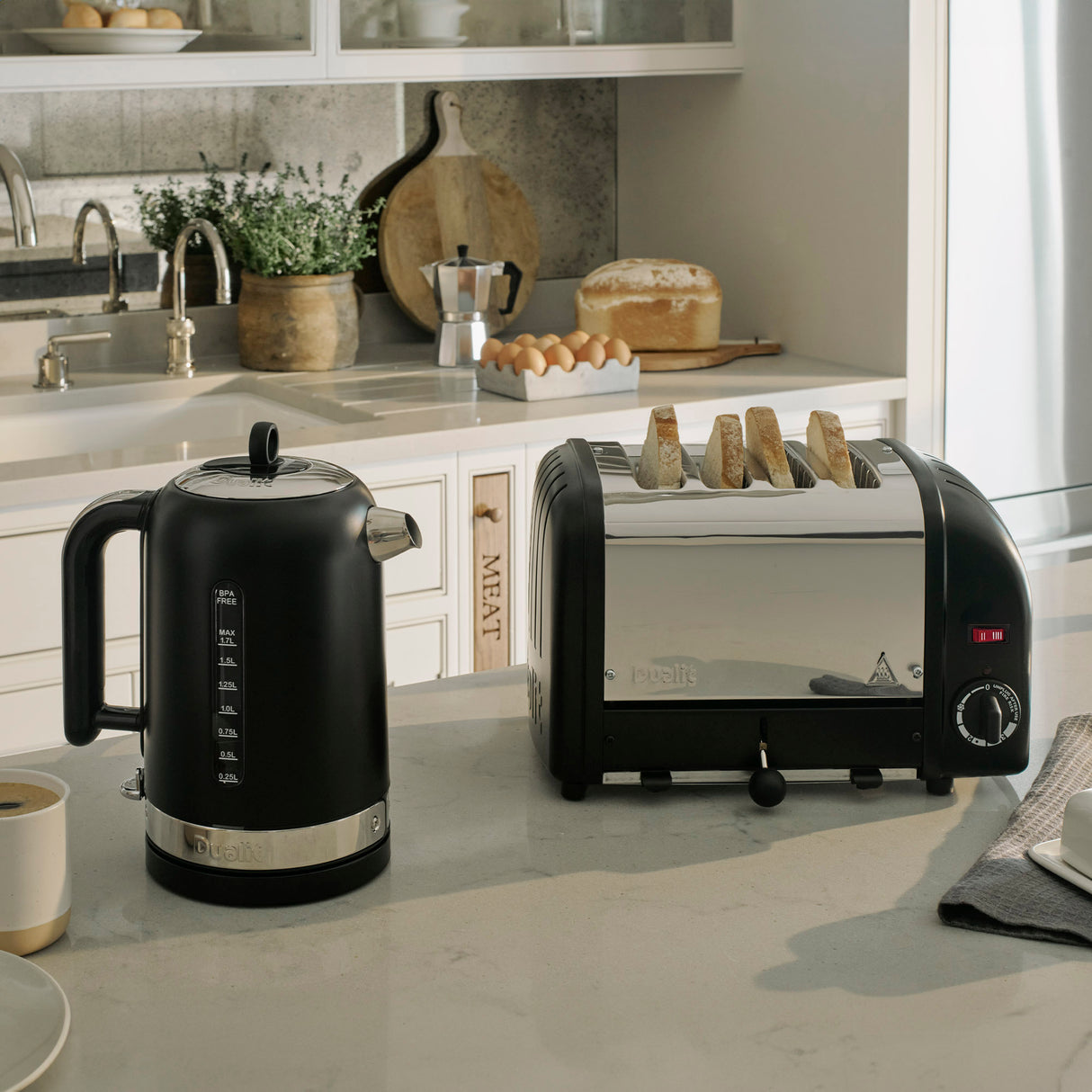 Dualit 4 Slot Vario Classic Toaster - Matt Black