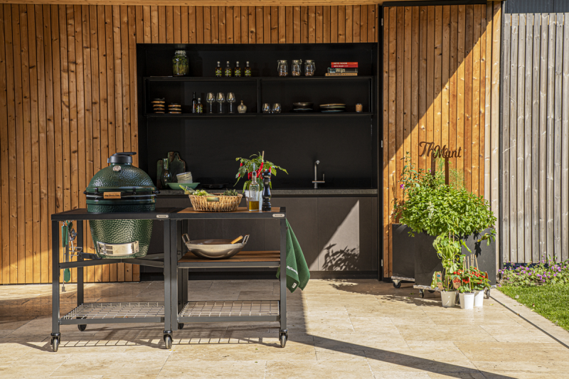 Big Green Egg grill, Medium