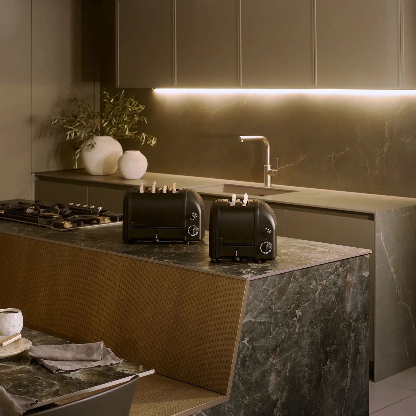 tosteris 4 šķēlēm