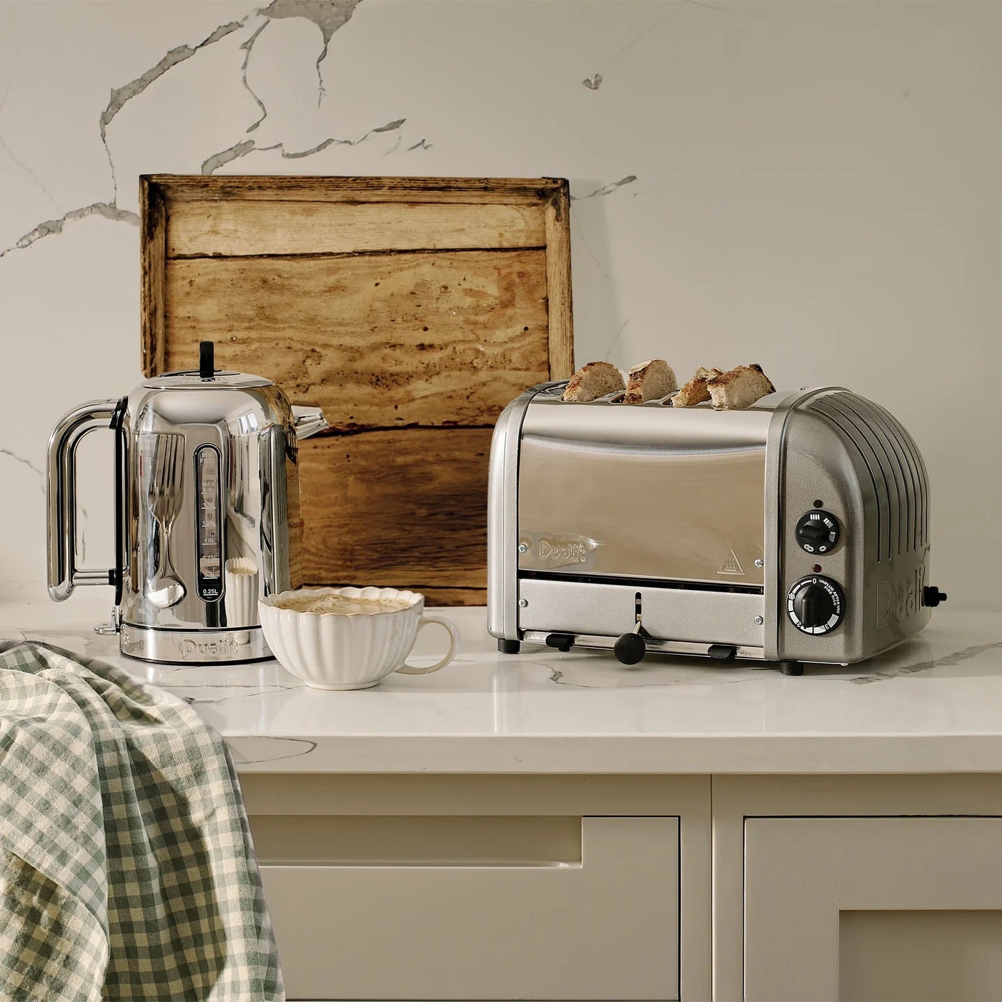 Dualit 4-viilu röster, NewGen Classic, Metallic Silver